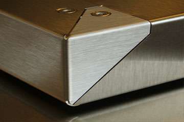 精密钣金折弯弯曲工艺中的决定因素有哪些？-中山重庆辉煌美容护肤产品有限公司