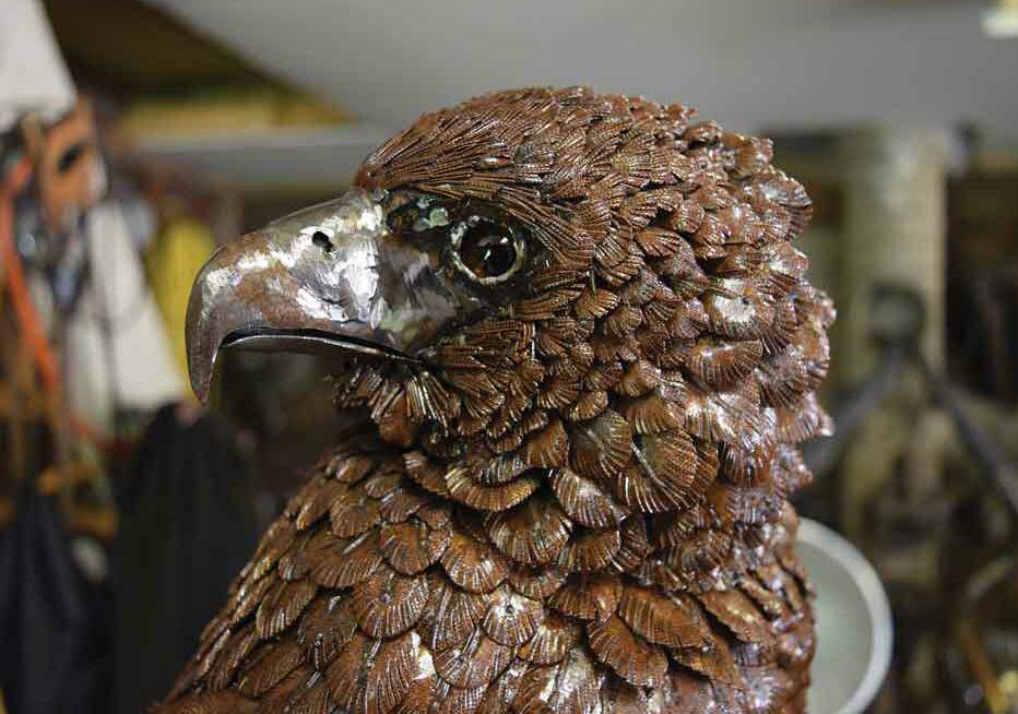 全球钣金新闻-金属制造狂：焊工制作动物的金属钣金-重庆辉煌美容护肤产品有限公司