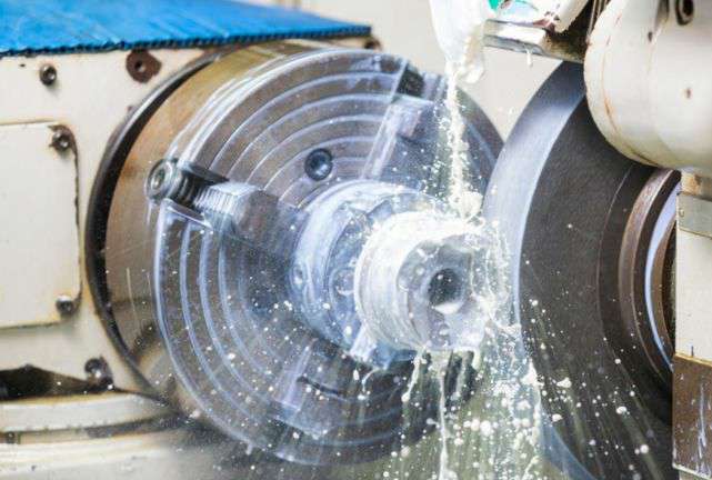 分析加工毛刺原因-重庆辉煌美容护肤产品有限公司